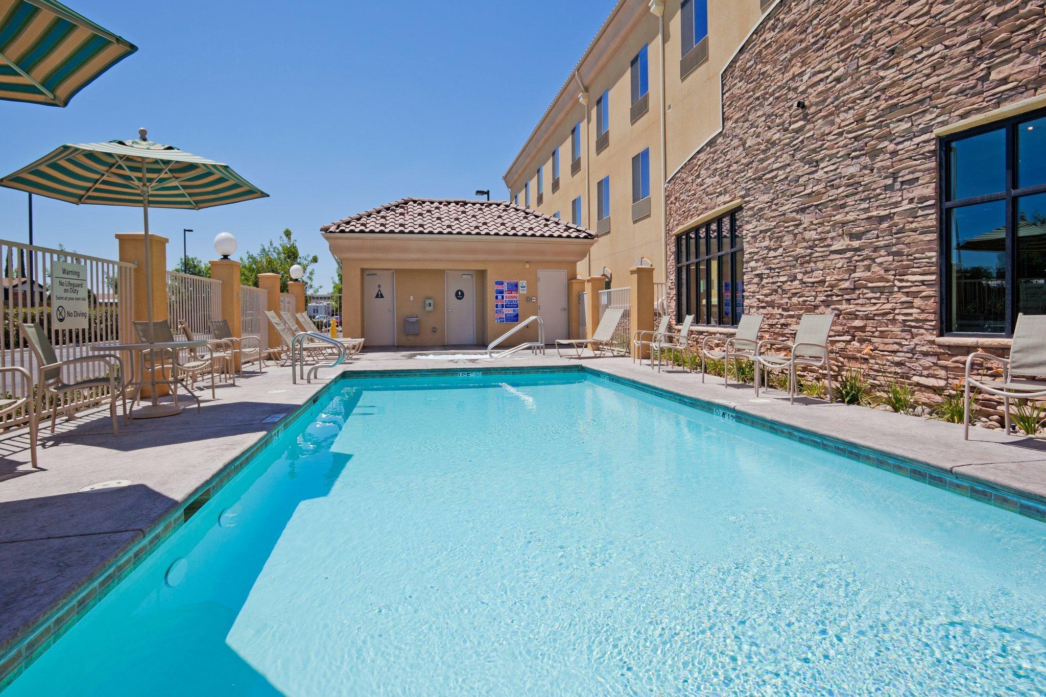 Holiday Inn Express & Suites Clovis Fresno Area By Ihg Eksteriør bilde