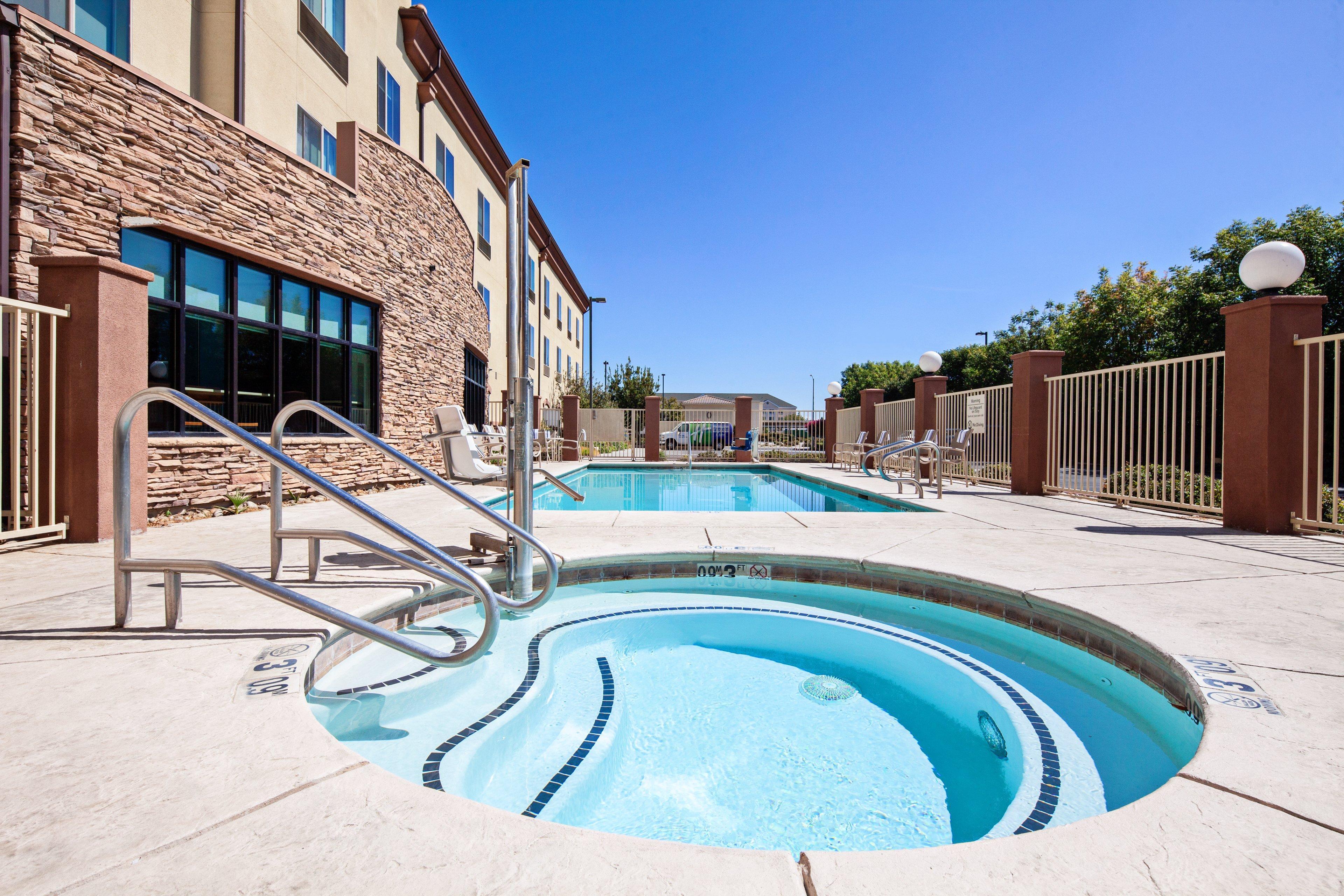 Holiday Inn Express & Suites Clovis Fresno Area By Ihg Eksteriør bilde